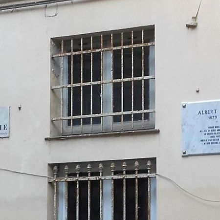 La Casa Di Einstein Apartment เจนัว ภายนอก รูปภาพ
